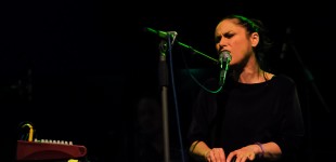 002 Lenka Dusilov&aacute;  Baromantika